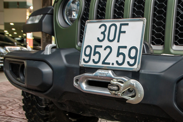 Qua Vũ khoe lái Jeep Gladiator từ Đắk Lắk về Sài Gòn không mệt - Hình 3 Qua Vu khoe lai Jeep Gladiator tu Dak Lak ve Sai Gon khong met-Hinh-3