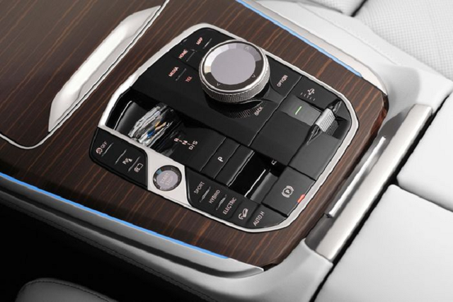 Cận cảnh SUV hạng sang BMW X5 và X6 2023 từ 1,5 tỷ đến 2,2 tỷ đồng - Hình 7 Can canh SUV hang sang BMW X5 va X6 2023 tu 1,5 ty den 2,2 ty dong-Hinh-7