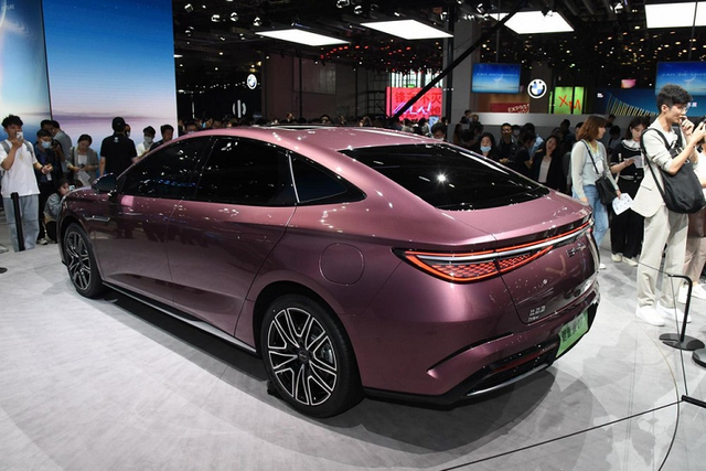 BYD Destroyer 07 uống xăng 3,9 lít/100km chỉ gần 700 triệu - Hình 2 BYD Destroyer 07 uong xang 3,9 lit/100km chi gan 700 trieu-Hinh-2