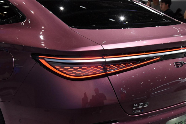 BYD Destroyer 07 uống xăng 3,9 lít/100km chỉ gần 700 triệu - Hình 7 BYD Destroyer 07 uong xang 3,9 lit/100km chi gan 700 trieu-Hinh-7