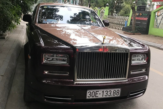 Siêu xe Rolls-Royce Phantom Sacred Fire của ông Trịnh Văn Quyết vẫn chưa có ai mua Sieu xe Rolls-Royce Phantom Sacred Fire cua ong Trinh Van Quyet van chua co ai mua
