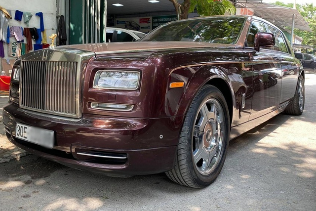Siêu xe Rolls-Royce Phantom Sacred Fire của ông Trịnh Văn Quyết vẫn chưa có ai mua - Hình 3 Sieu xe Rolls-Royce Phantom Sacred Fire cua ong Trinh Van Quyet van chua co ai mua-Hinh-3
