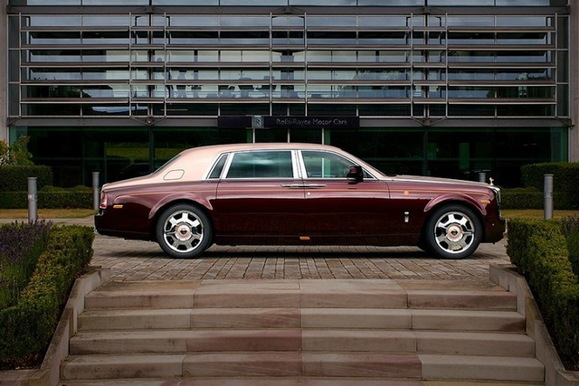 Siêu xe Rolls-Royce Phantom Sacred Fire của ông Trịnh Văn Quyết vẫn chưa có ai mua - Hình 2 Sieu xe Rolls-Royce Phantom Sacred Fire cua ong Trinh Van Quyet van chua co ai mua-Hinh-2