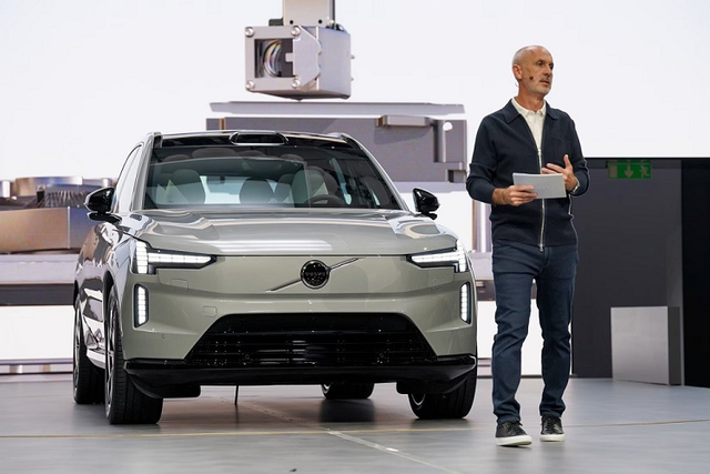 Volvo EX90 sắp bán ở Việt Nam bị hoãn giao xe vì lỗi phần mềm Volvo EX90 sap ban o Viet Nam bi hoan giao xe vi loi phan mem