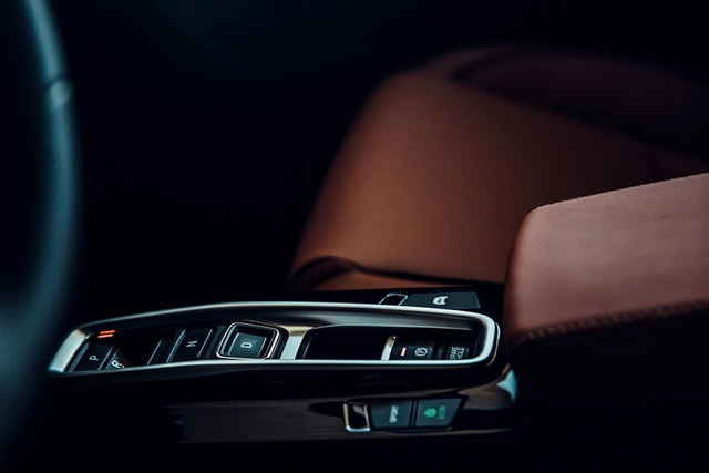 Xe được trang bị hộp số biến thiên vô cấp CVT, có mức tiêu hao nhiên liệu là 5,92 lít/100km. Phiên bản Honda Crider e:HEV hybrid được trang bị hệ thống động lực hybrid động cơ kép i-MMD thế hệ thứ ba, có mô-men xoắn cực đại là 267 Nm và tổng công suất tối đa là 152 mã lực.