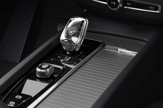 Chi tiết Volvo XC60 Black Edition từ 1,36 tỷ đồng vưad ra mắt - Hình 4 Chi tiet Volvo XC60 Black Edition tu 1,36 ty dong vuad ra mat-Hinh-4