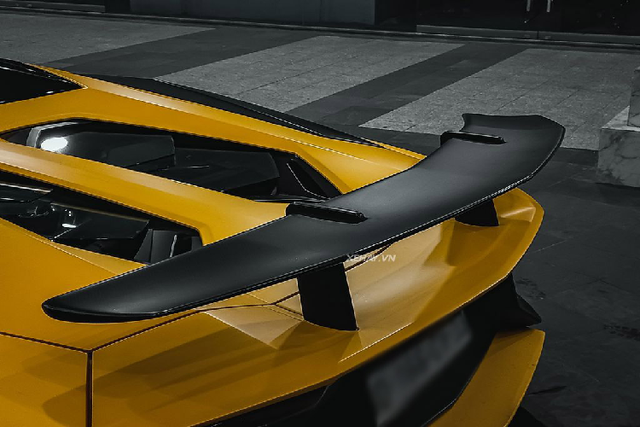 Chi tiết Lamborghini Aventador SV Roadster gần 40 tỷ ở Việt Nam - Hình 9 Chi tiet Lamborghini Aventador SV Roadster gan 40 ty o Viet Nam-Hinh-9