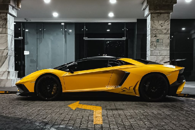 Chi tiết Lamborghini Aventador SV Roadster gần 40 tỷ ở Việt Nam - Hình 10 Chi tiet Lamborghini Aventador SV Roadster gan 40 ty o Viet Nam-Hinh-10