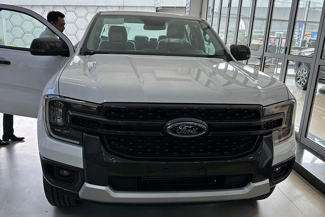 Soi Ford Ranger Sport từ 864 triệu đồng - Hình 3 Soi Ford Ranger Sport tu 864 trieu dong-Hinh-3