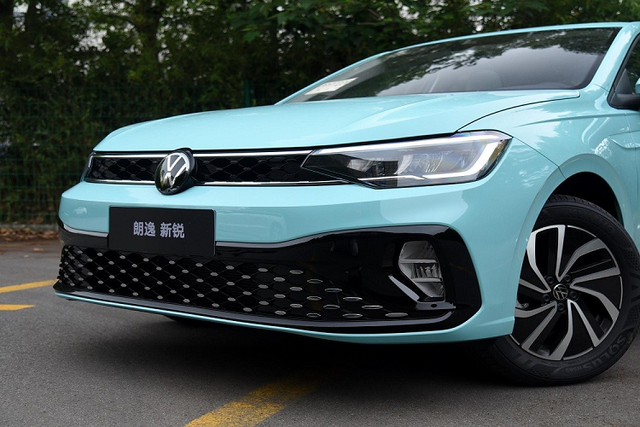 Volkswagen Lavida XR chỉ 330 triệu đồng, “em song sinh” của Virtus tiền tỷ - Hình 4 Volkswagen Lavida XR chi 330 trieu dong, “em song sinh” cua Virtus tien ty-Hinh-4