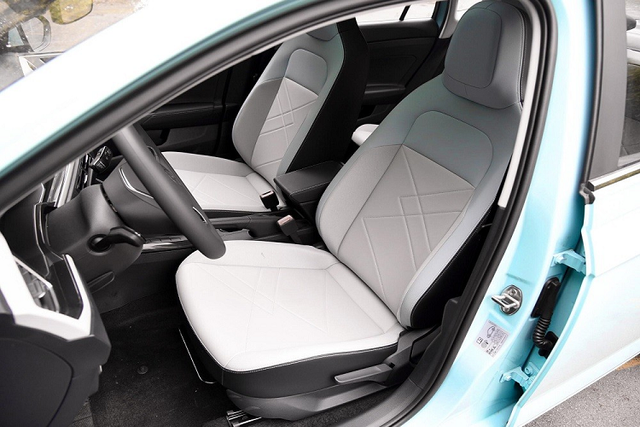 Volkswagen Lavida XR chỉ 330 triệu đồng, “em song sinh” của Virtus tiền tỷ - Hình 9 Volkswagen Lavida XR chi 330 trieu dong, “em song sinh” cua Virtus tien ty-Hinh-9