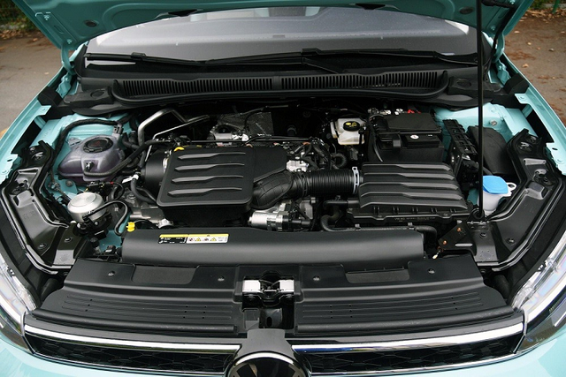 Volkswagen Lavida XR chỉ 330 triệu đồng, “em song sinh” của Virtus tiền tỷ - Hình 6 Volkswagen Lavida XR chi 330 trieu dong, “em song sinh” cua Virtus tien ty-Hinh-6