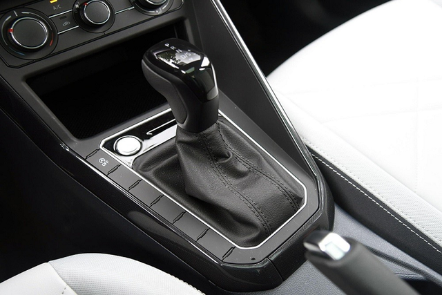 Volkswagen Lavida XR chỉ 330 triệu đồng, “em song sinh” của Virtus tiền tỷ - Hình 12 Volkswagen Lavida XR chi 330 trieu dong, “em song sinh” cua Virtus tien ty-Hinh-12