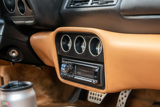Siêu xe già Ferrari 355 F1 Spider của ông Đặng Lê Nguyên Vũ có gì đặc biệt? - Hình 12 Sieu xe gia Ferrari 355 F1 Spider cua ong Dang Le Nguyen Vu co gi dac biet?-Hinh-12