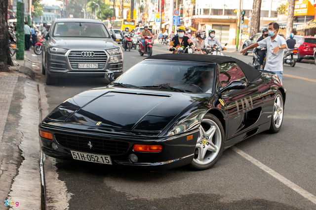 Siêu xe già Ferrari 355 F1 Spider của ông Đặng Lê Nguyên Vũ có gì đặc biệt? Sieu xe gia Ferrari 355 F1 Spider cua ong Dang Le Nguyen Vu co gi dac biet?
