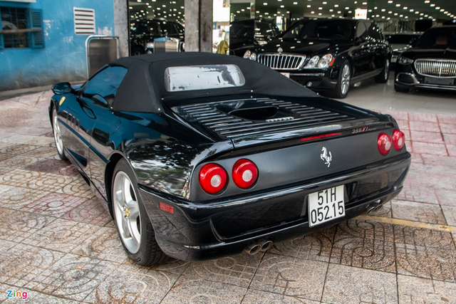 Siêu xe già Ferrari 355 F1 Spider của ông Đặng Lê Nguyên Vũ có gì đặc biệt? - Hình 7 Sieu xe gia Ferrari 355 F1 Spider cua ong Dang Le Nguyen Vu co gi dac biet?-Hinh-7