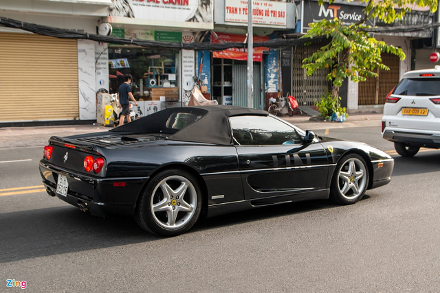 Siêu xe già Ferrari 355 F1 Spider của ông Đặng Lê Nguyên Vũ có gì đặc biệt? - Hình 15 Sieu xe gia Ferrari 355 F1 Spider cua ong Dang Le Nguyen Vu co gi dac biet?-Hinh-15