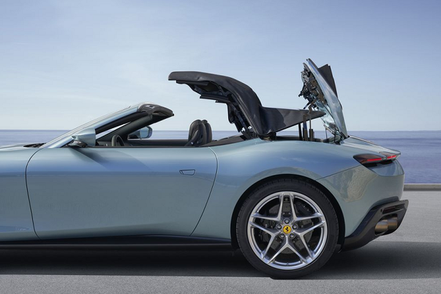 Ferrari Roma Spider 2024 mui trần mềm từ 280.000 USD có gì hay? - Hình 6 Ferrari Roma Spider 2024 mui tran mem tu 280.000 USD co gi hay?-Hinh-6