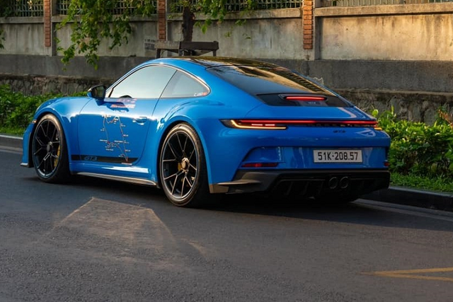 Cường Đô la cầm lái Porsche 911 GT3 992 hơn 16 tỷ "phượt" Asean - Hình 3 Cuong Do la cam lai Porsche 911 GT3 992 hon 16 ty