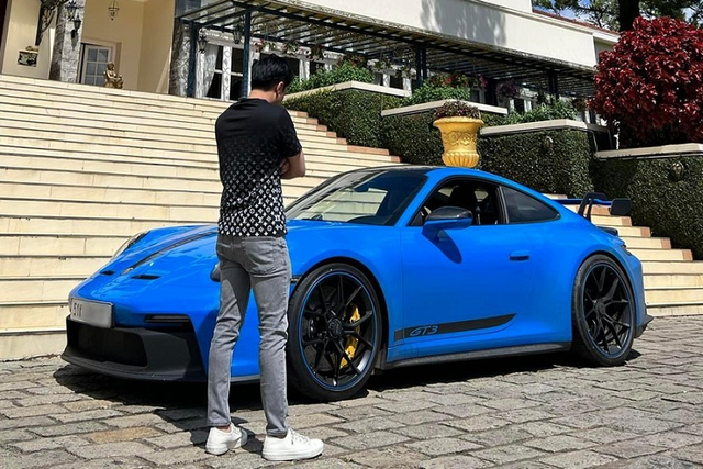Cường Đô la cầm lái Porsche 911 GT3 992 hơn 16 tỷ "phượt" Asean - Hình 4 Cuong Do la cam lai Porsche 911 GT3 992 hon 16 ty