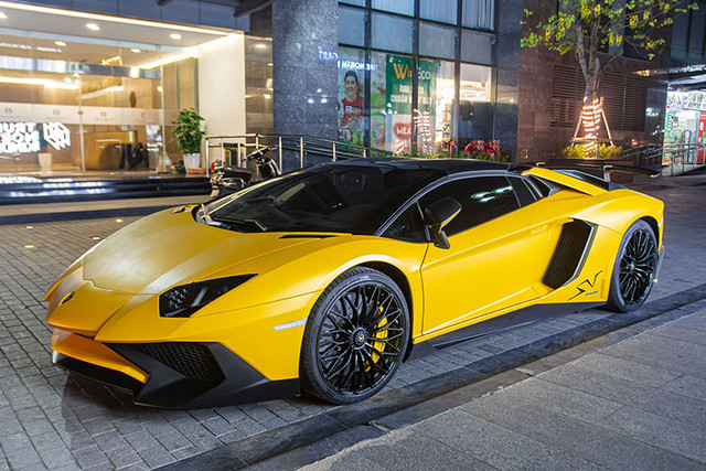 Chi tiết Lamborghini Aventador SV Roadster gần 40 tỷ ở Việt Nam - Hình 11 Chi tiet Lamborghini Aventador SV Roadster gan 40 ty o Viet Nam-Hinh-11