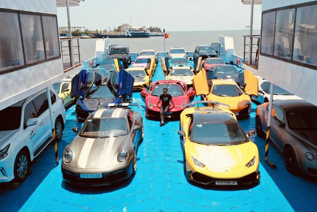 Choáng ngợp chuyến phà chở dàn siêu xe trăm tỷ của Hoàng Kim Khánh - Hình 6 Choang ngop chuyen pha cho dan sieu xe tram ty cua Hoang Kim Khanh-Hinh-6