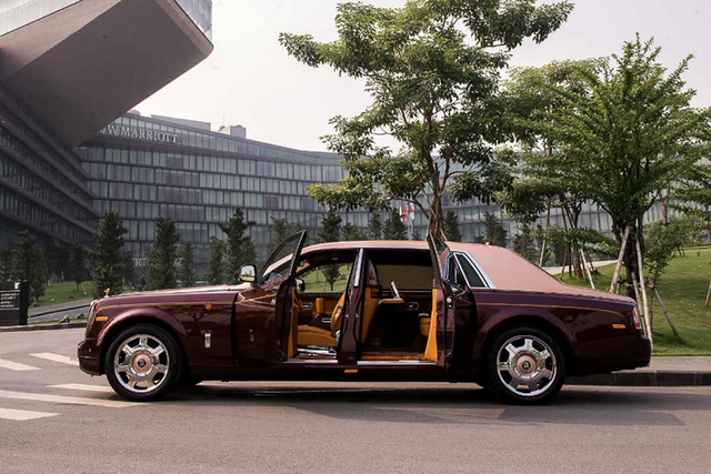 Hủy đấu giá lần 6 Rolls-Royce Phantom Lửa thiêng của Trịnh Văn Quyết - Hình 4 Huy dau gia lan 6 Rolls-Royce Phantom Lua thieng cua Trinh Van Quyet-Hinh-4