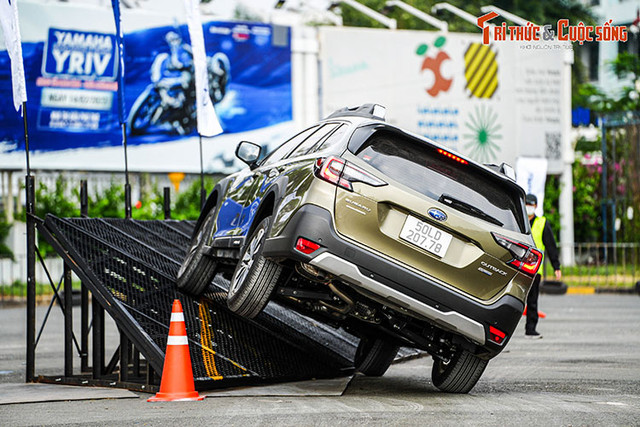 Cận cảnh Subaru Outback 2023 nâng cấp, giá hơn 2 tỷ tại Việt Nam - Hình 11 Can canh Subaru Outback 2023 nang cap, gia hon 2 ty tai Viet Nam-Hinh-11