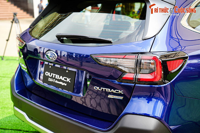 Cận cảnh Subaru Outback 2023 nâng cấp, giá hơn 2 tỷ tại Việt Nam - Hình 4 Can canh Subaru Outback 2023 nang cap, gia hon 2 ty tai Viet Nam-Hinh-4