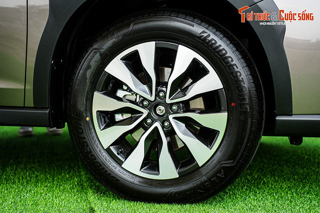 Cận cảnh Subaru Outback 2023 nâng cấp, giá hơn 2 tỷ tại Việt Nam - Hình 5 Can canh Subaru Outback 2023 nang cap, gia hon 2 ty tai Viet Nam-Hinh-5