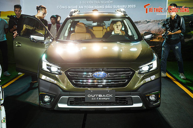 Cận cảnh Subaru Outback 2023 nâng cấp, giá hơn 2 tỷ tại Việt Nam - Hình 3 Can canh Subaru Outback 2023 nang cap, gia hon 2 ty tai Viet Nam-Hinh-3