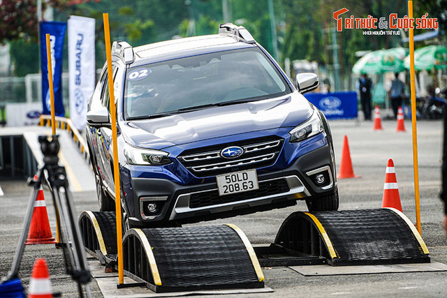 Cận cảnh Subaru Outback 2023 nâng cấp, giá hơn 2 tỷ tại Việt Nam - Hình 12 Can canh Subaru Outback 2023 nang cap, gia hon 2 ty tai Viet Nam-Hinh-12