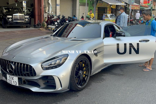 Cận cảnh Mercedes-AMG GT R hơn 11 tỷ biển đẹp nhất Việt Nam - Hình 4 Can canh Mercedes-AMG GT R hon 11 ty bien dep nhat Viet Nam-Hinh-4