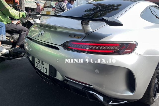 Cận cảnh Mercedes-AMG GT R hơn 11 tỷ biển đẹp nhất Việt Nam - Hình 10 Can canh Mercedes-AMG GT R hon 11 ty bien dep nhat Viet Nam-Hinh-10