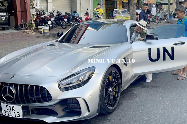 Cận cảnh Mercedes-AMG GT R hơn 11 tỷ biển đẹp nhất Việt Nam - Hình 2 Can canh Mercedes-AMG GT R hon 11 ty bien dep nhat Viet Nam-Hinh-2