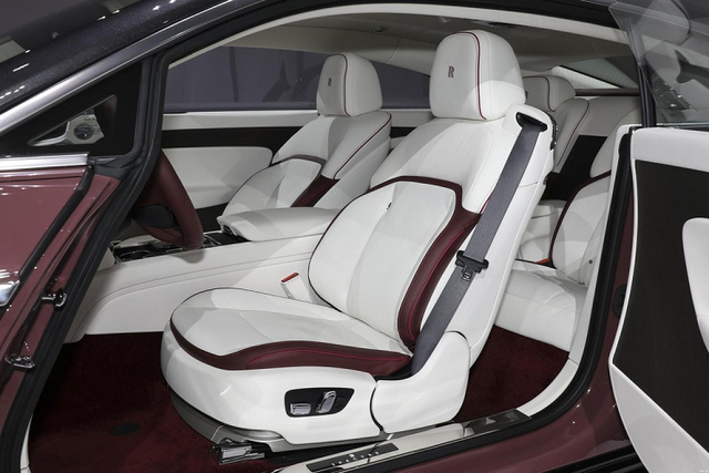 Rolls-Royce Spectre từ 19 tỷ đồng sát Việt Nam, các đại gia "phát thèm" - Hình 6 Rolls-Royce Spectre tu 19 ty dong sat Viet Nam, cac dai gia