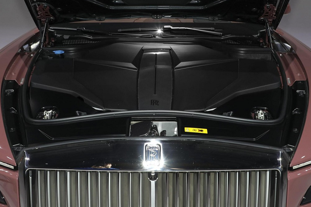 Rolls-Royce Spectre từ 19 tỷ đồng sát Việt Nam, các đại gia "phát thèm" - Hình 7 Rolls-Royce Spectre tu 19 ty dong sat Viet Nam, cac dai gia