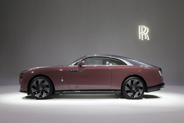 Rolls-Royce Spectre từ 19 tỷ đồng sát Việt Nam, các đại gia "phát thèm" - Hình 5 Rolls-Royce Spectre tu 19 ty dong sat Viet Nam, cac dai gia