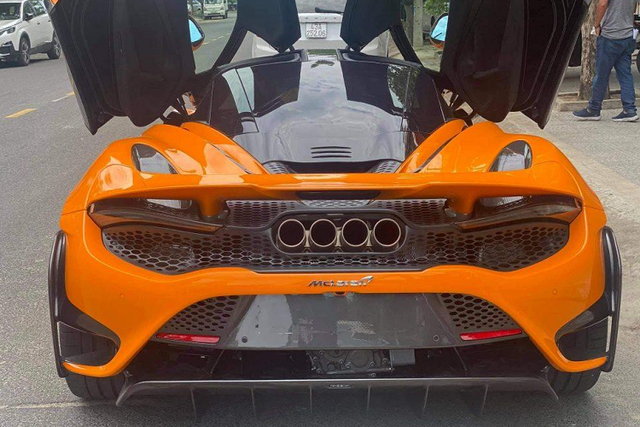 Đại gia Kiên Giang chi hơn 36 tỷ mua siêu xe McLaren 765LT - Hình 4 Dai gia Kien Giang chi hon 36 ty mua sieu xe McLaren 765LT-Hinh-4