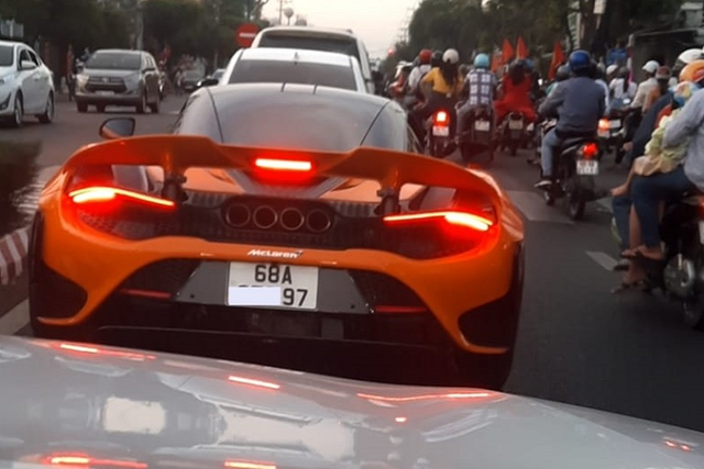 Đại gia Kiên Giang chi hơn 36 tỷ mua siêu xe McLaren 765LT - Hình 2 Dai gia Kien Giang chi hon 36 ty mua sieu xe McLaren 765LT-Hinh-2