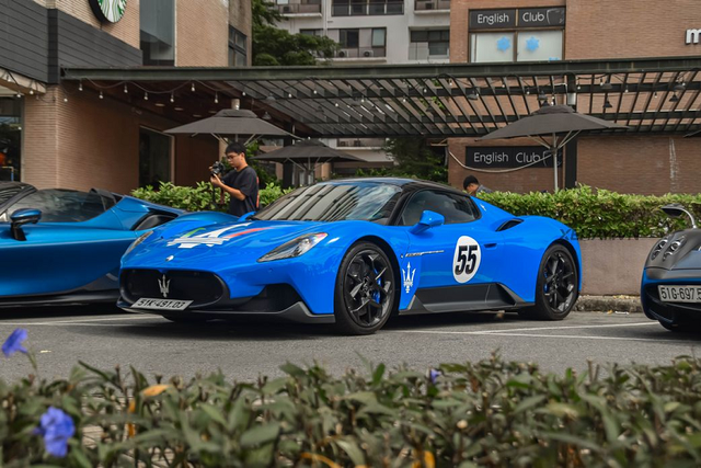 Dàn siêu xe hơn 200 trăm tỷ của Cường Đô la và Minh Nhựa - Hình 7 Dan sieu xe hon 200 tram ty cua Cuong Do la va Minh Nhua-Hinh-7