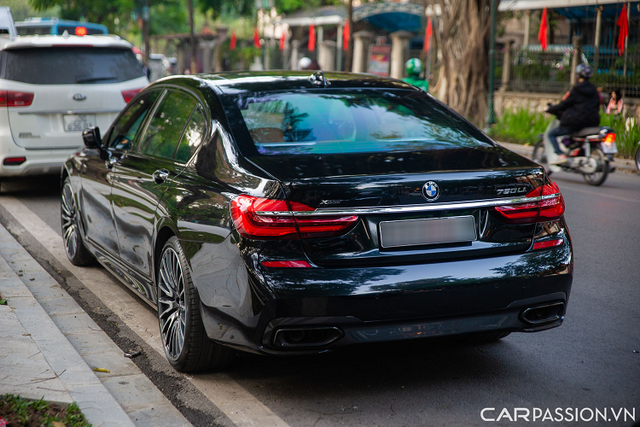 Chi tiết BMW 750Li G12 xDrive M-Sport độc nhất Việt Nam - Hình 8 Chi tiet BMW 750Li G12 xDrive M-Sport doc nhat Viet Nam-Hinh-8