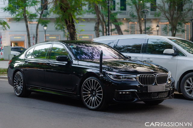 Chi tiết BMW 750Li G12 xDrive M-Sport độc nhất Việt Nam - Hình 2 Chi tiet BMW 750Li G12 xDrive M-Sport doc nhat Viet Nam-Hinh-2