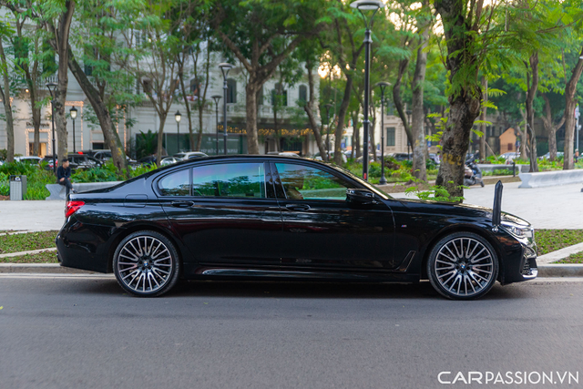 Chi tiết BMW 750Li G12 xDrive M-Sport độc nhất Việt Nam - Hình 7 Chi tiet BMW 750Li G12 xDrive M-Sport doc nhat Viet Nam-Hinh-7