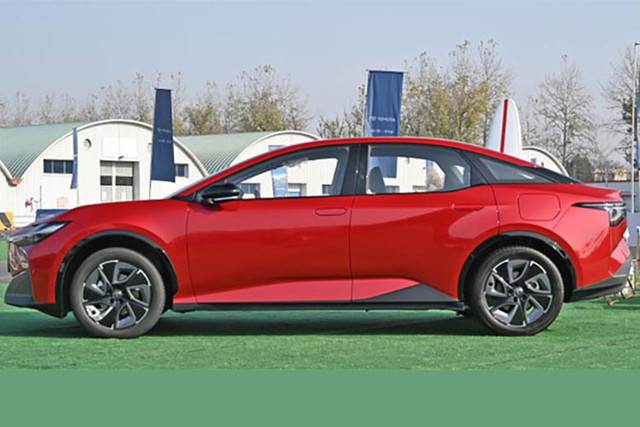 Toyota bZ3 2023 từ 650 triệu đồng tại Trung Quốc - Hình 3 Toyota bZ3 2023 tu 650 trieu dong tai Trung Quoc-Hinh-3