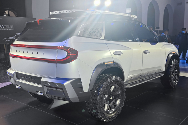 Chi tiết SUV cỡ C cho dân chơi off-road - Hình 13 Chi tiet SUV co C cho dan choi off-road-Hinh-13