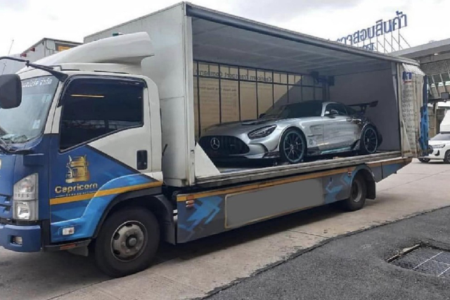 Chi tiết Mercedes-AMG GT Black Series không dưới 18 tỷ cập bến Việt Nam Chi tiet Mercedes-AMG GT Black Series khong duoi 18 ty cap ben Viet Nam