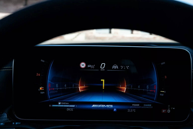 Chi tiết Mercedes-AMG C43 2023 1,4 tỷ đồng - Hình 9 Chi tiet Mercedes-AMG C43 2023 1,4 ty dong-Hinh-9