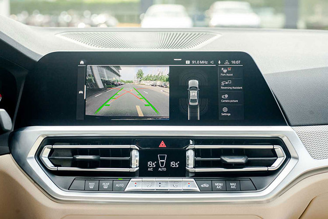 BMW 3-Series tại Việt Nam đang rẻ hơn Toyota Camry? - Hình 7 BMW 3-Series tai Viet Nam dang re hon Toyota Camry?-Hinh-7