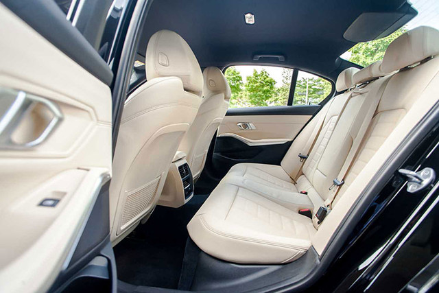 BMW 3-Series tại Việt Nam đang rẻ hơn Toyota Camry? - Hình 8 BMW 3-Series tai Viet Nam dang re hon Toyota Camry?-Hinh-8
